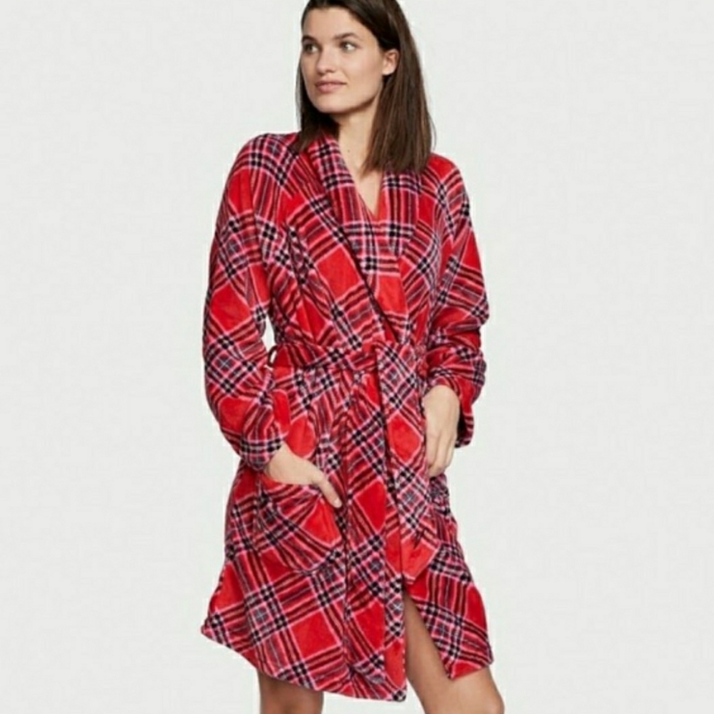 Victoria’s Secret Red Pink Plaid Plush Fuzzy Robe Size M/L